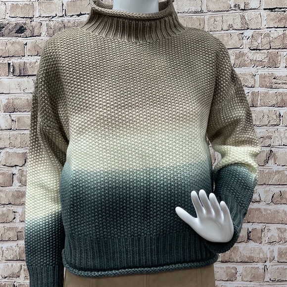 COLOR BLOCK SWEATER - Picture 1 of 2